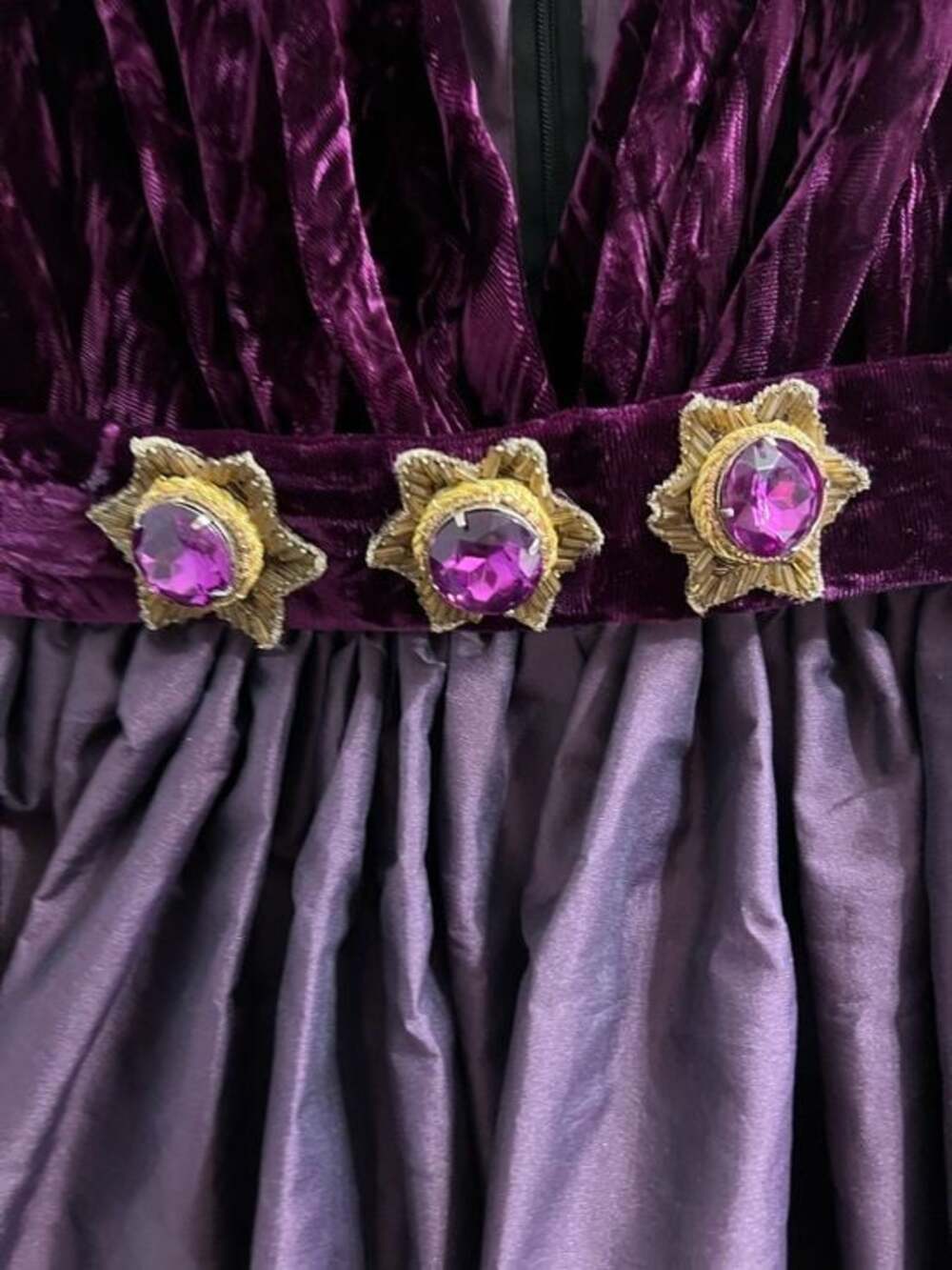 [JUST IN] Vintage Oscar de la Renta 'Miss O' Jewel Belt Evening Gown - Size 8 - Picture 6 of 8